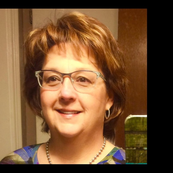 Meet your Posher, Gaytha - Picture 1 of 1